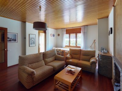 Pis-3-habitacions-Arinsal-Living-Room.jpg